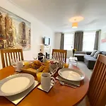 Apartment Next To Victoria Station
