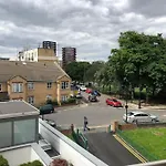 Studio Apartment Opposite Shoreditch Park