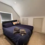 Star London Finchley Road 3-Bed Haven