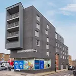 Modern & Spacious 3 Bed With Free Parking & Lift In Shoreditch, Next To Station