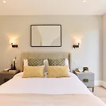 The Temple Fortune Crib - Lovely 3Bdr House With Balcony