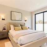 The Temple Fortune Crib - Lovely 3Bdr House With Balcony