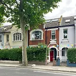 The South Park Wonder - Fascinating 2Bdr Flat With Garden