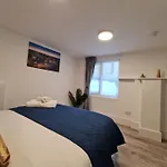 Stylish And Spacious 1 Bedroom Kensal Green Tube 1A