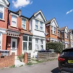 Tranquil 2Br In London Harlesden