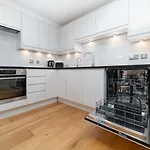 Unique Notting Hill Garden Apartment Near Portobello