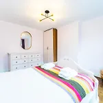 Spacious 2-Bedroom Apartment In Balham