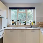 Superior 1 - Bed Apartment In Maida Vale