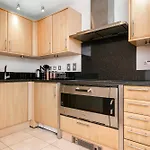 Central 2 Bed With Large Terrace