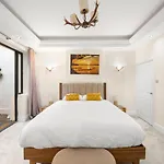 Sg, Knightsbridge Residence With Garden Terrace By Harrods