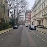 Studio By Hyde Park - 14