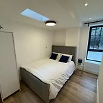 Luxury, Spacious Home In Fulham