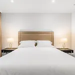 Luxury 3Br Home In Knightsbridge W/Sauna, 6 Guests