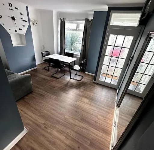 18 Min To Central London 5 Min Walk To Abby Wood