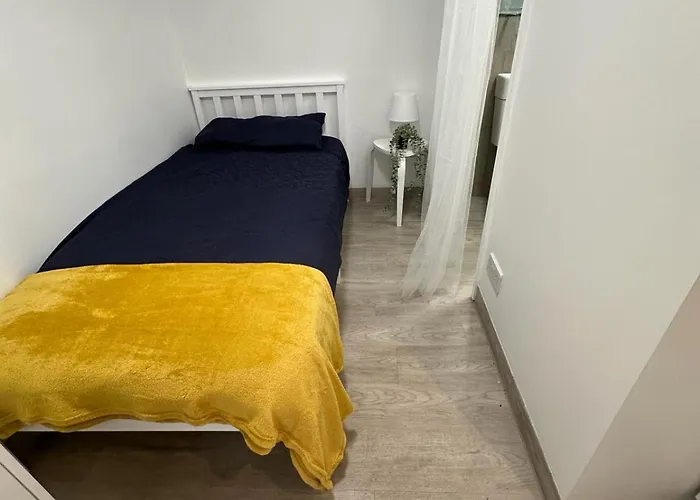 Single Ensuite Room