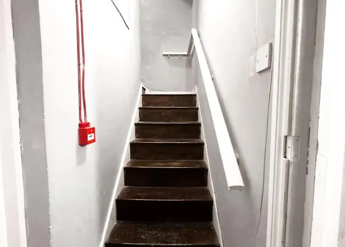 Studio With Bathroom And Kitchen 20 Minutes From Central London