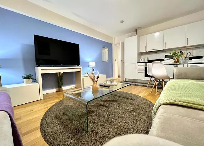 Two Bedroom Apartment Edgware Road