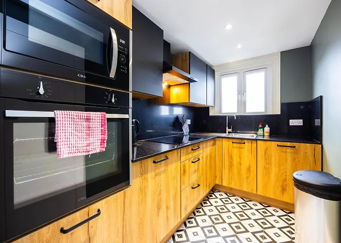 Spacious 2-Bedroom Apartment In Balham