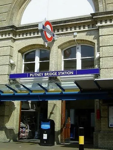 Homestay In Putney