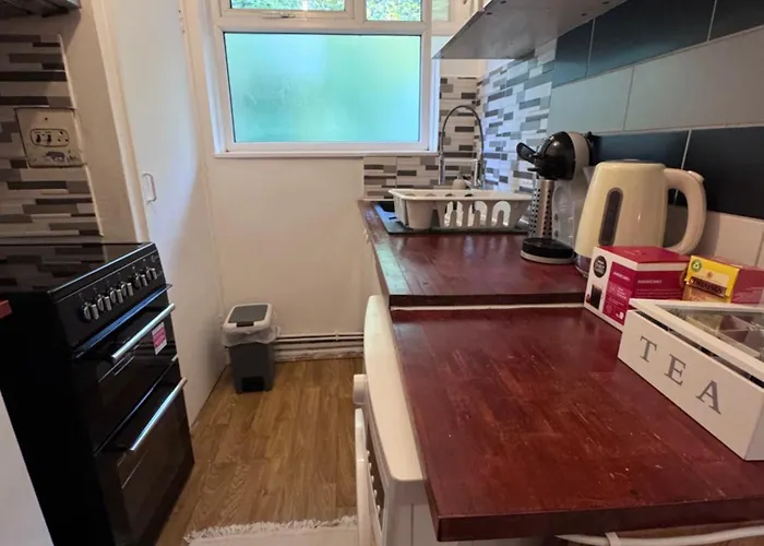 Colourful & Comfy Studio Flat