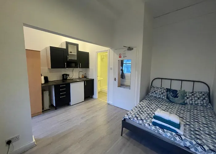 Studio By Hyde Park - 14