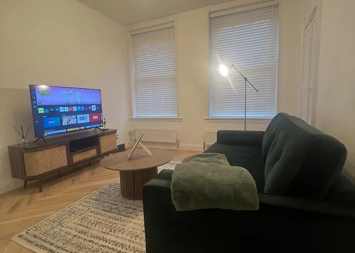 Cosy One Bedroom Flat In Newcross London