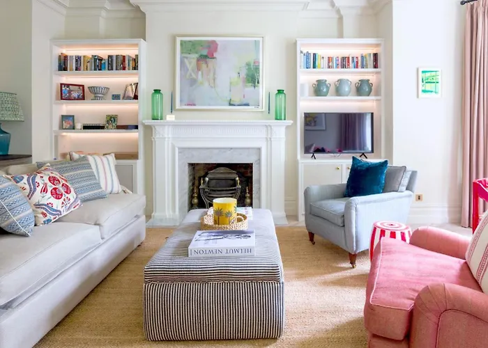 Stylish & Luxury, Just Redecorated Kensington Flat