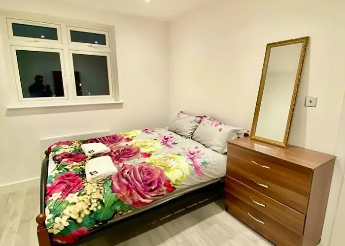 Lovely One Bedroom Flat In London With Car Park