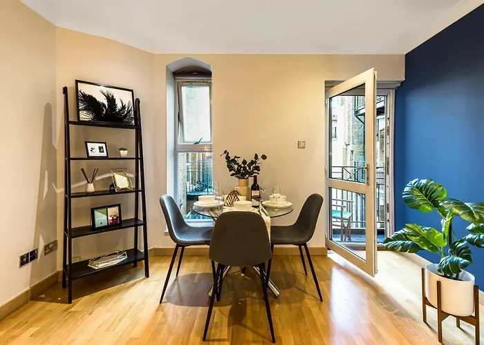 One Bed Serviced Apt Near Millenium Bridge