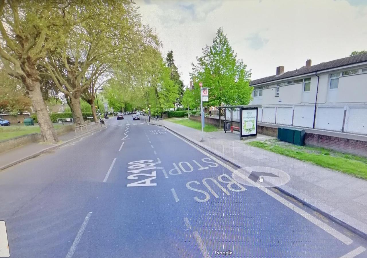 Apartment From Home, Great Community!! London