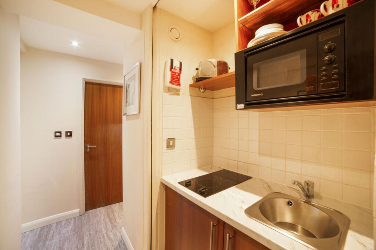 Cosy In With Jacuzzi 4*