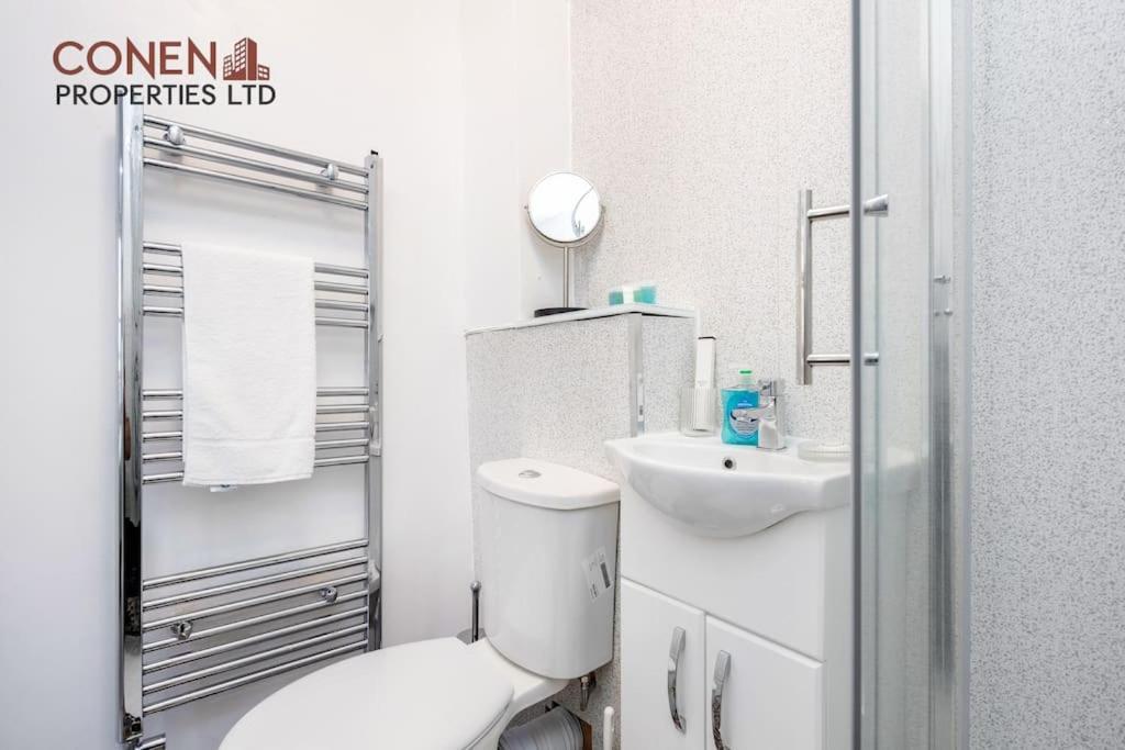 Conen Breccia Apartment London