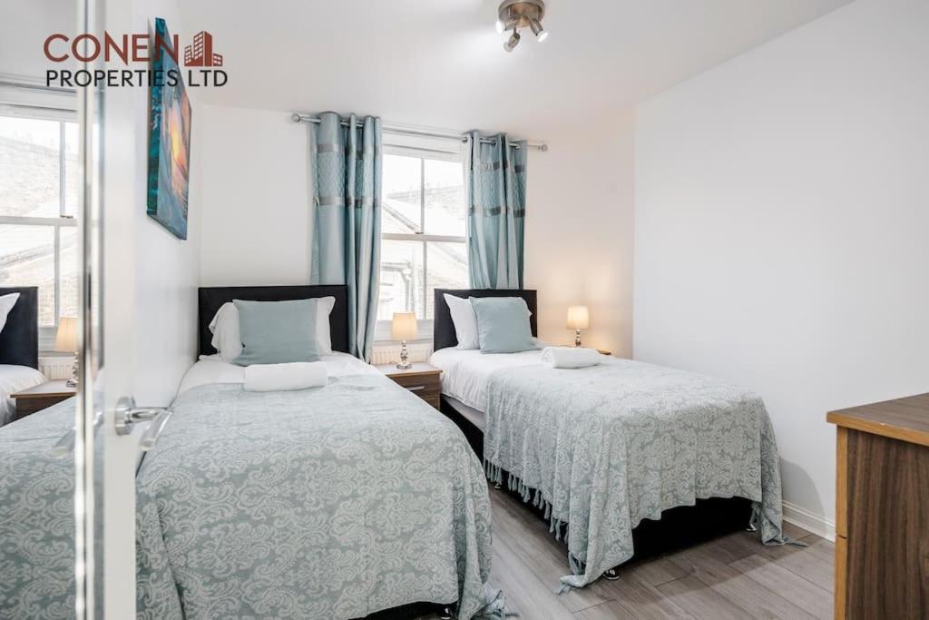 Conen Breccia Apartment London