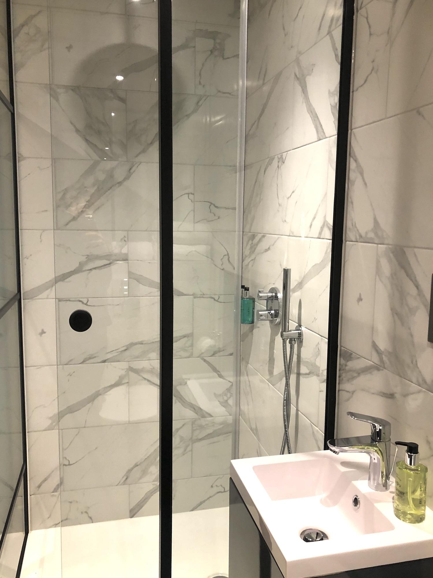 Euston Square 3*