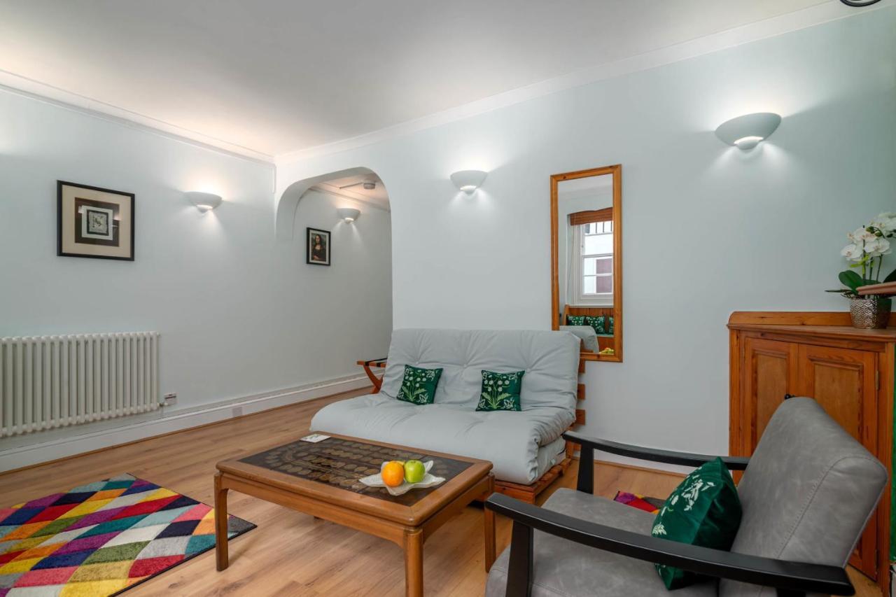 Fantastic 1 Bedroom With Private Patio Londres