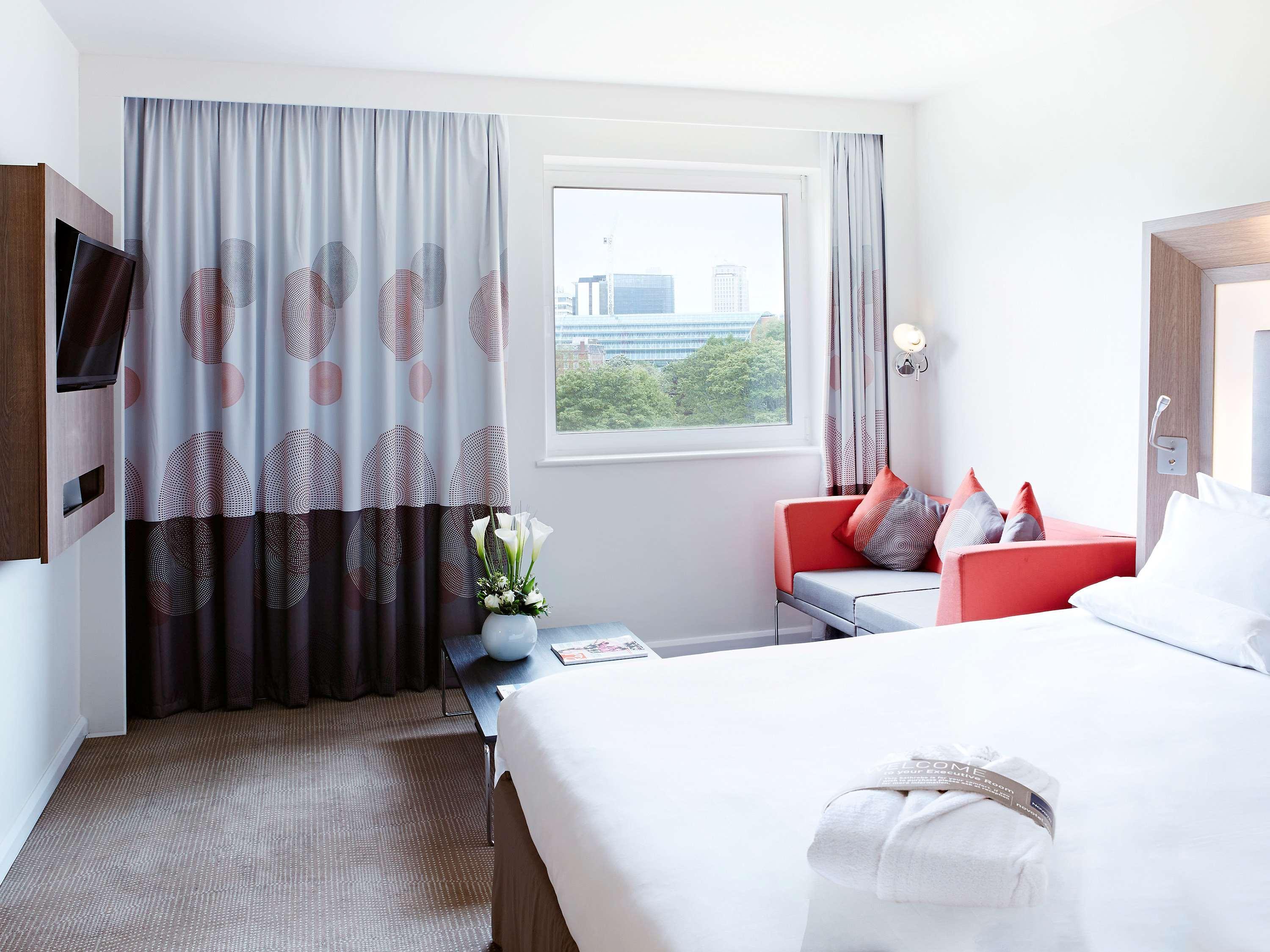 Novotel Waterloo Hotel 4*