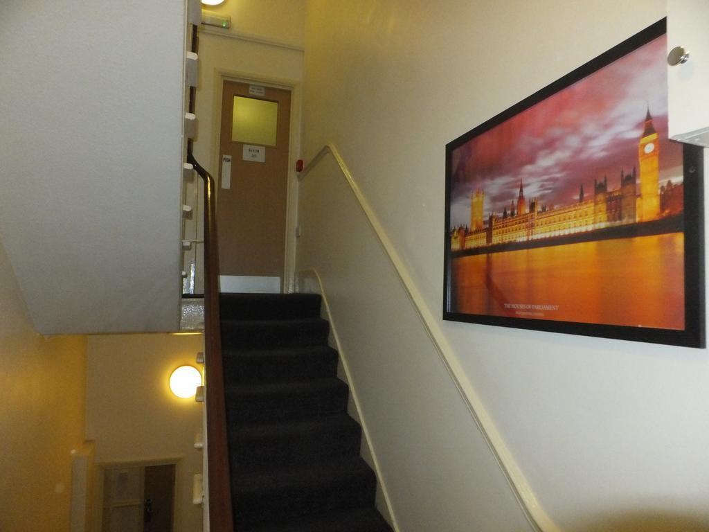 Carlton Guest house London