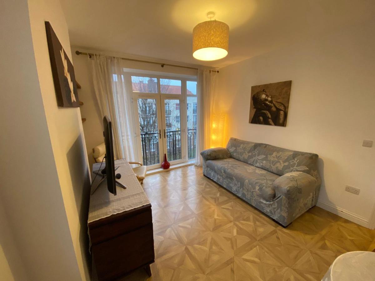 Spacious 1 Bedroom Flat In