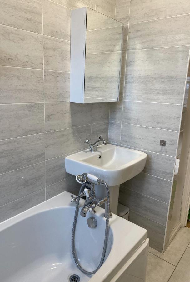 Spacious 1 Bedroom Flat In * London