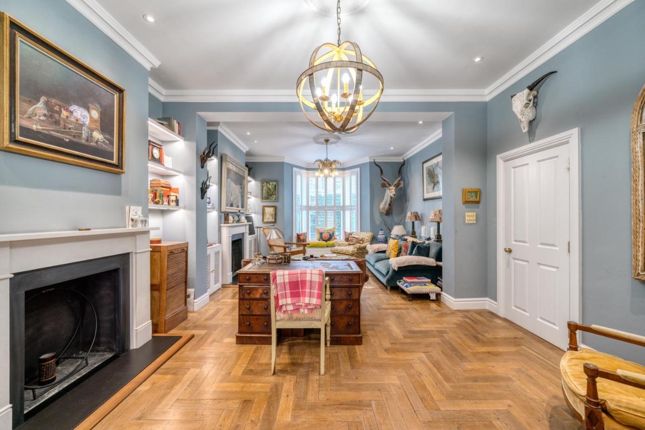 Casa de férias Joivy Splendid 4 Bed, 4 Bath House With Garden, Shepherds Bush