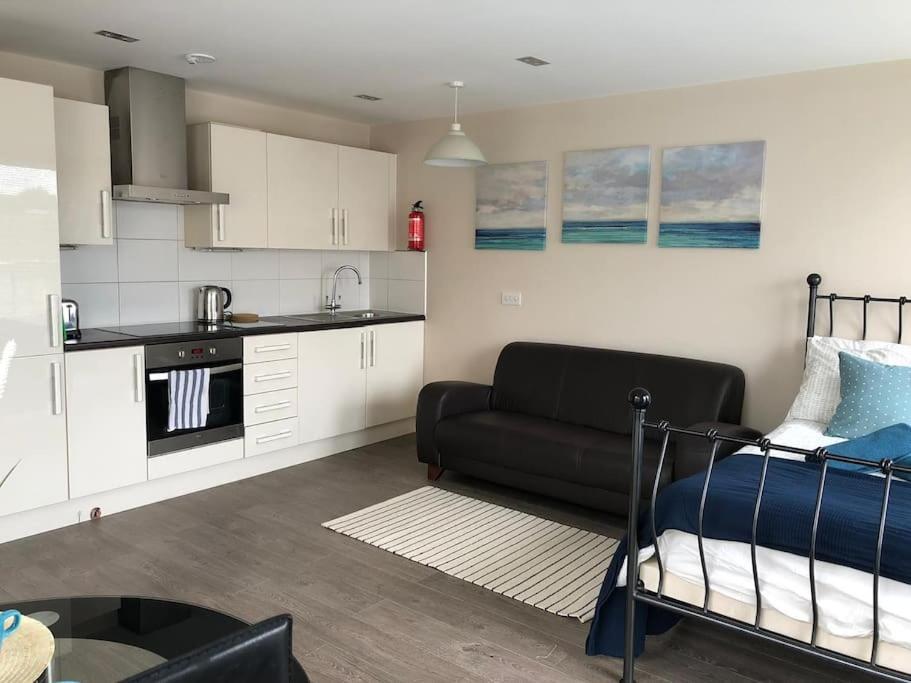Opposite Shoreditch Park * London
