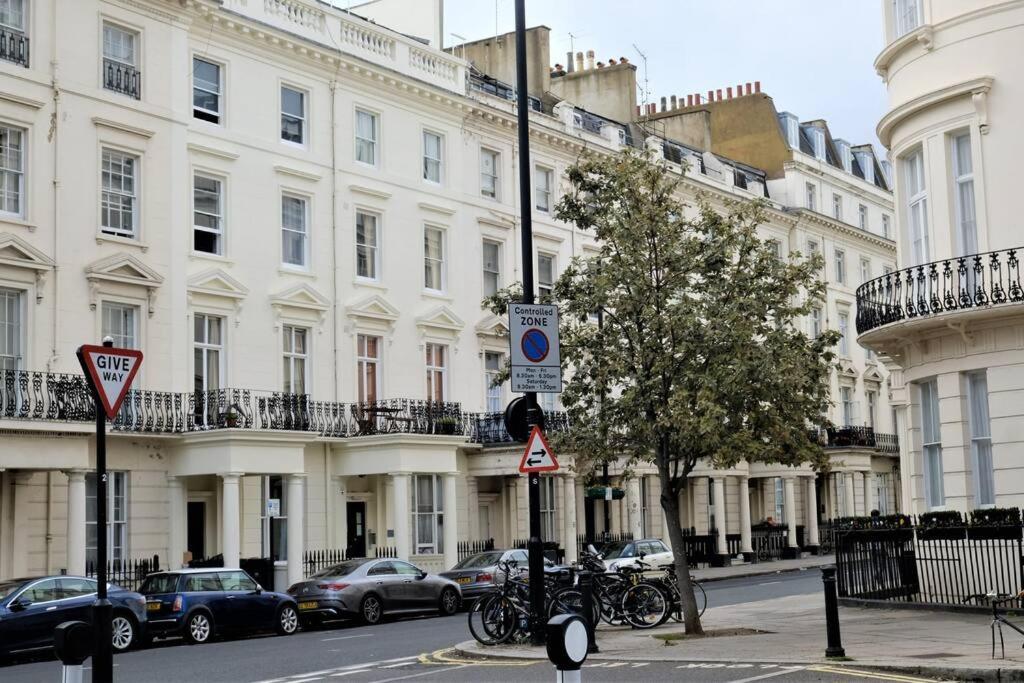 Bright Near Hyde Park Apartment London