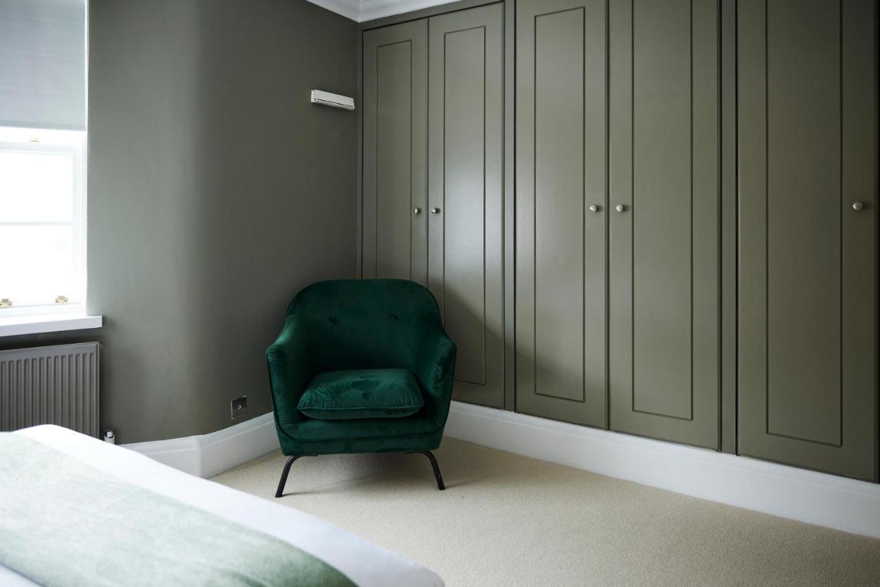 The South Kensington Wonder - Trendy 3bdr House With Garden Apartment London