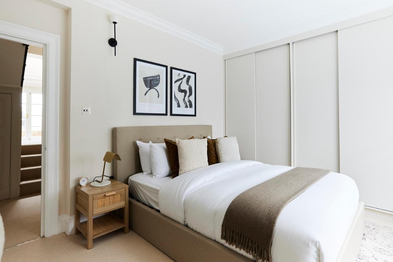 The South Kensington Wonder - Trendy 3bdr House With Garden Apartment *