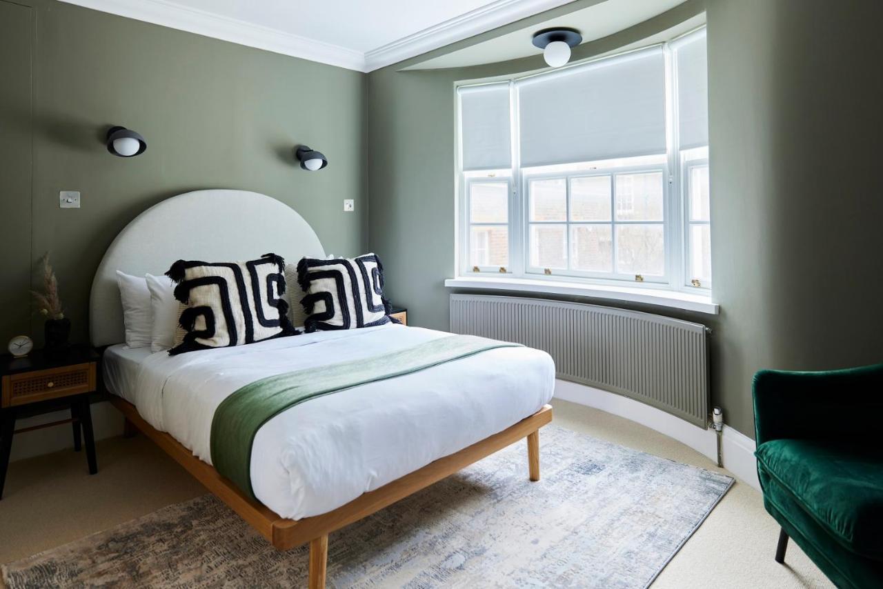 The South Kensington Wonder - Trendy 3bdr House With Garden Apartment *