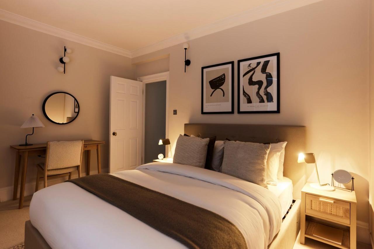 The South Kensington Wonder - Trendy 3bdr House With Garden Apartment
