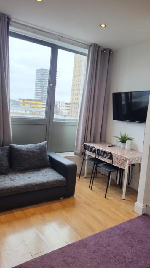 Cosy Entire In Whitechapel/commercial Rd * London