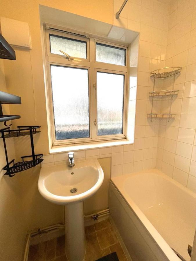 Charming Double-bedroom In Flat Londres