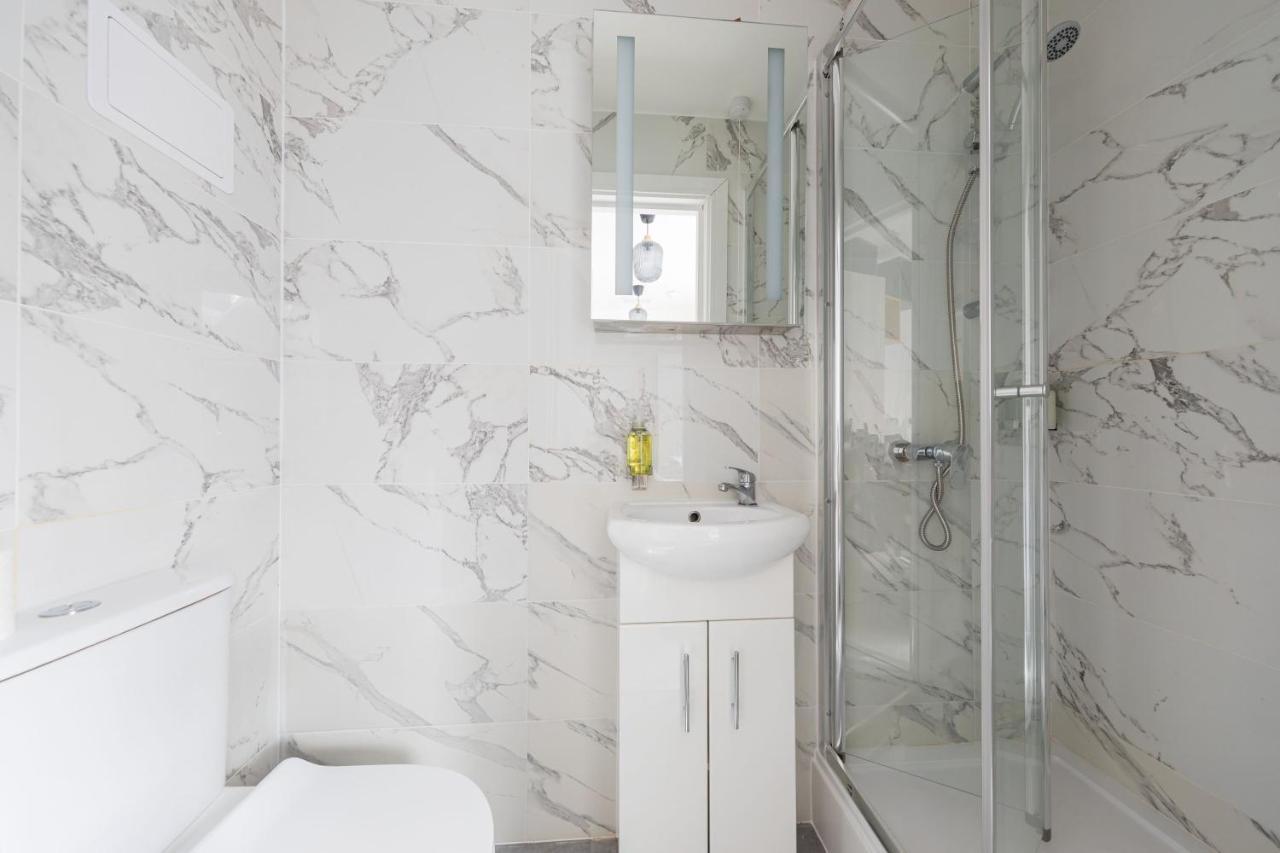 Lovely Private And Shower At Anson *