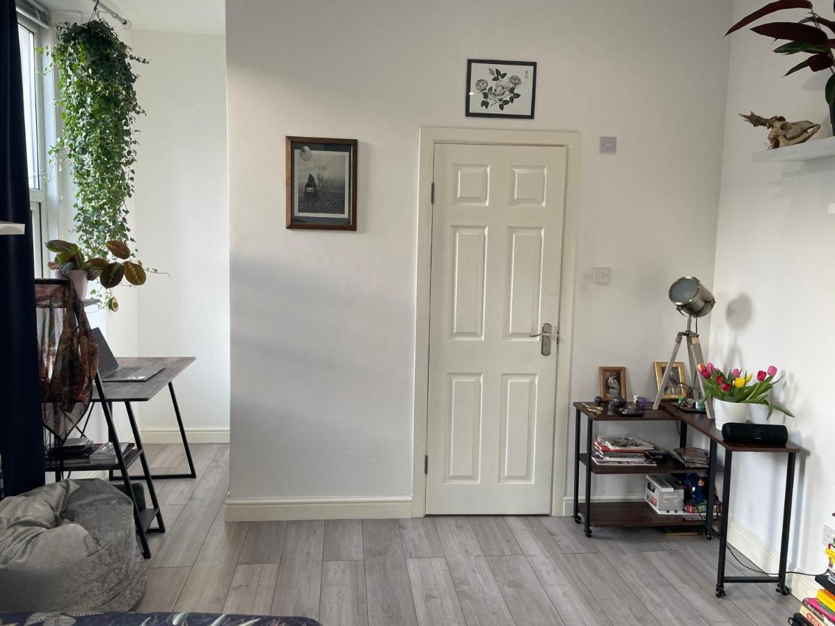 Trendy Dalston Studio London